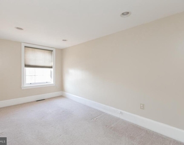 242 S 8th Street - Photo Thumbnail 17