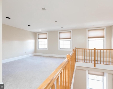 242 S 8th Street - Photo Thumbnail 11