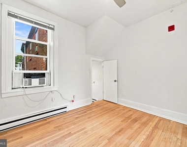 2107 Green Street - Photo Thumbnail 5