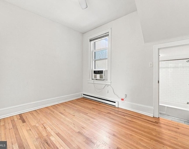 2107 Green Street - Photo Thumbnail 4