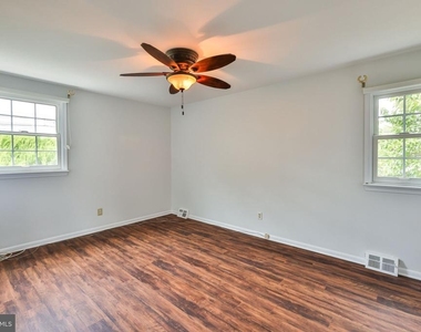 9898 Wistaria Street - Photo Thumbnail 23