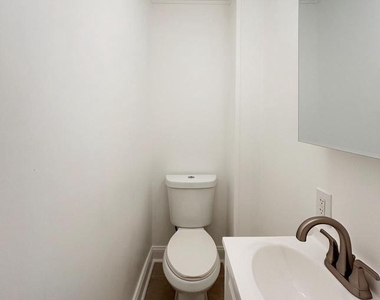 3047 Coral Street - Photo Thumbnail 3
