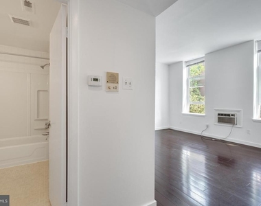 2137 Spruce Street - Photo Thumbnail 5