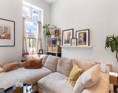 2137 Spruce Street - Photo Thumbnail 4