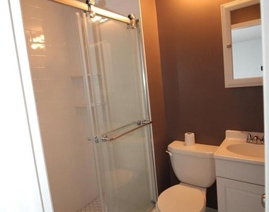 7915 Fairfield Street - Photo Thumbnail 9