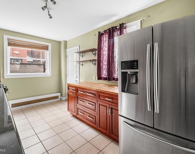 623 Gerritt Street - Photo Thumbnail 4