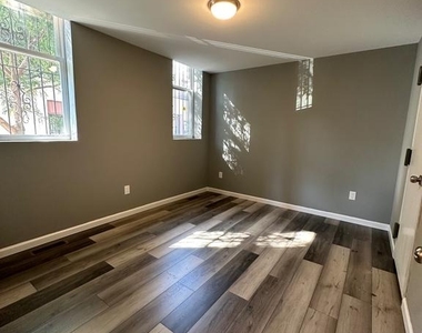 1019 Christian Street - Photo Thumbnail 6