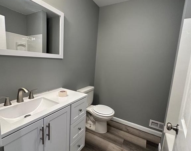 1019 Christian Street - Photo Thumbnail 7