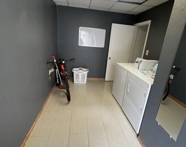 1019 Christian Street - Photo Thumbnail 9