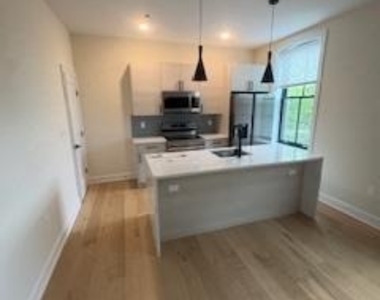 649 N 15th Street - Photo Thumbnail 5