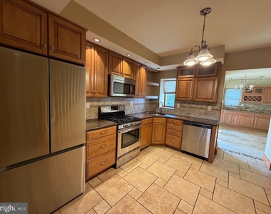 214 Grape Street - Photo Thumbnail 2