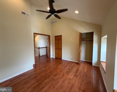 214 Grape Street - Photo Thumbnail 12