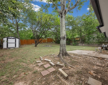 5206 Emerald Forest Dr - Photo Thumbnail 21