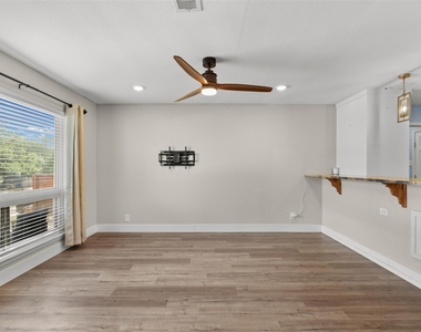 5206 Emerald Forest Dr - Photo Thumbnail 7
