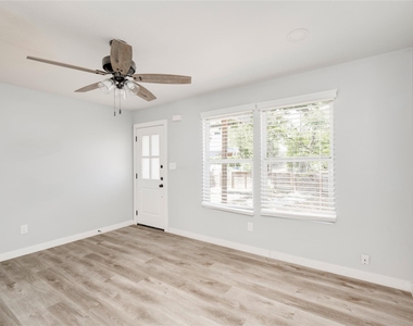 1400 Marcus Pl - Photo Thumbnail 20