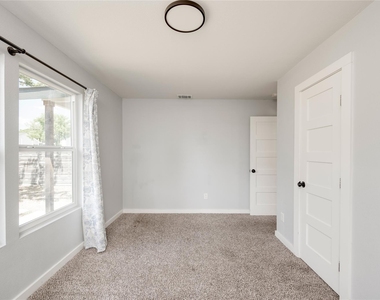 1400 Marcus Pl - Photo Thumbnail 14