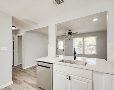 1400 Marcus Pl - Photo Thumbnail 26