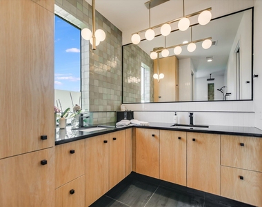 1100 Brass St - Photo Thumbnail 10
