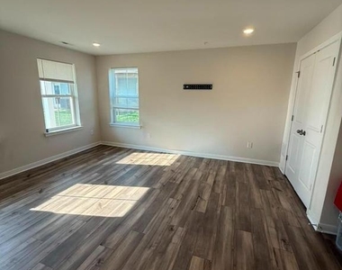 2 Kusy Terrace - Photo Thumbnail 9