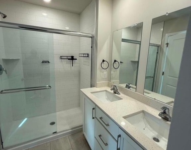 2 Kusy Terrace - Photo Thumbnail 53
