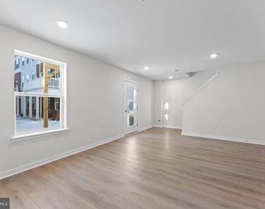 56 Continental Way - Photo Thumbnail 28