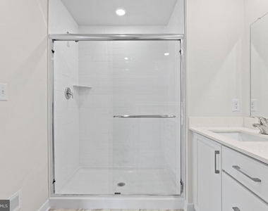 56 Continental Way - Photo Thumbnail 17