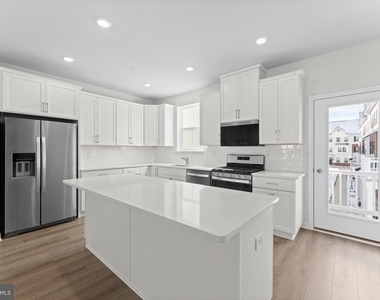 56 Continental Way - Photo Thumbnail 5