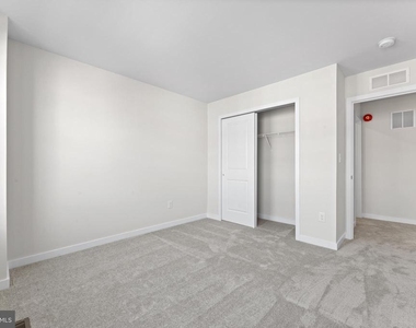 56 Continental Way - Photo Thumbnail 22