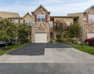 80 Chadwick Circle - Photo Thumbnail 2