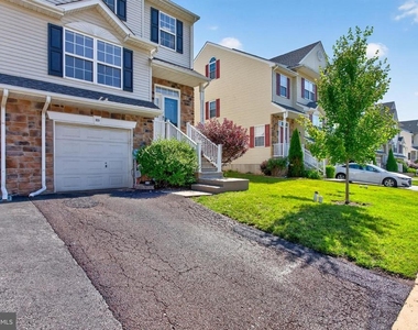 323 Glenn Rose Circle - Photo Thumbnail 1