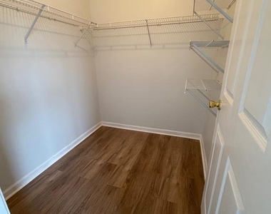 323 Glenn Rose Circle - Photo Thumbnail 21