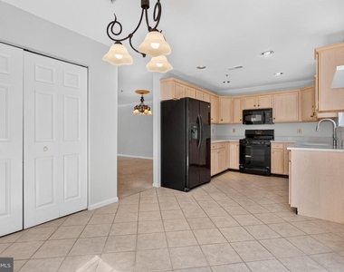 323 Glenn Rose Circle - Photo Thumbnail 5
