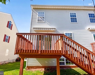 323 Glenn Rose Circle - Photo Thumbnail 25