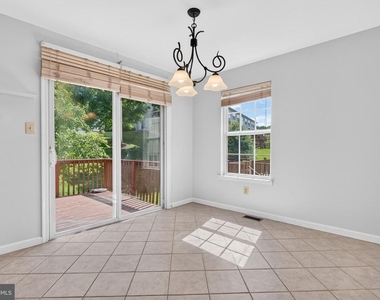 323 Glenn Rose Circle - Photo Thumbnail 8