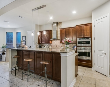 223 Lake Como Dr - Photo Thumbnail 14
