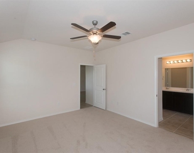 5717 Southerner Way - Photo Thumbnail 9