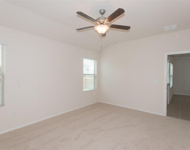 5717 Southerner Way - Photo Thumbnail 12