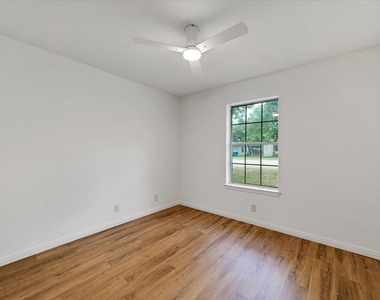 1707 Primrose Ln - Photo Thumbnail 25