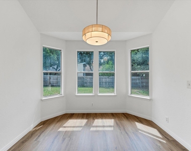 1707 Primrose Ln - Photo Thumbnail 7