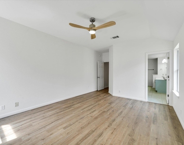 1707 Primrose Ln - Photo Thumbnail 14