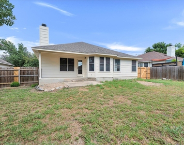 1707 Primrose Ln - Photo Thumbnail 30