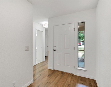 1707 Primrose Ln - Photo Thumbnail 4