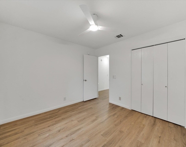 1707 Primrose Ln - Photo Thumbnail 20
