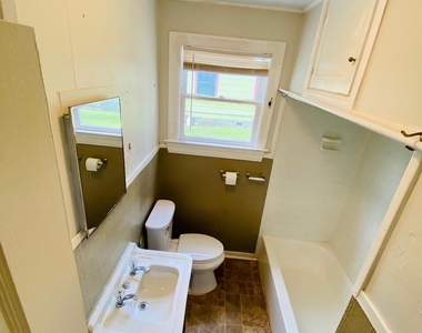 4902 Caswell Ave - Photo Thumbnail 10
