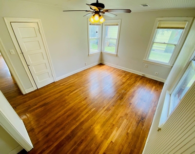 4902 Caswell Ave - Photo Thumbnail 17
