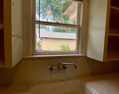 4902 Caswell Ave - Photo Thumbnail 19