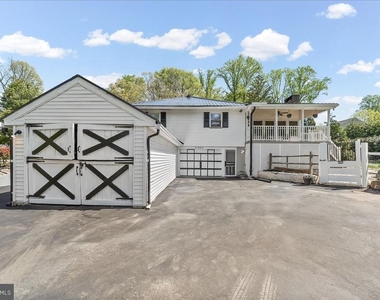 225 Chestnut Street - Photo Thumbnail 41