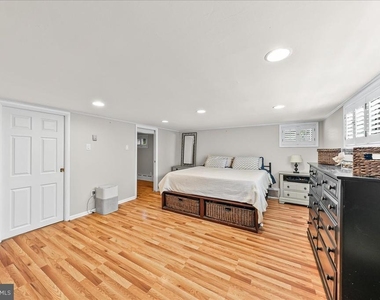 225 Chestnut Street - Photo Thumbnail 31