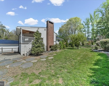 225 Chestnut Street - Photo Thumbnail 37