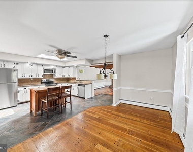 225 Chestnut Street - Photo Thumbnail 8
